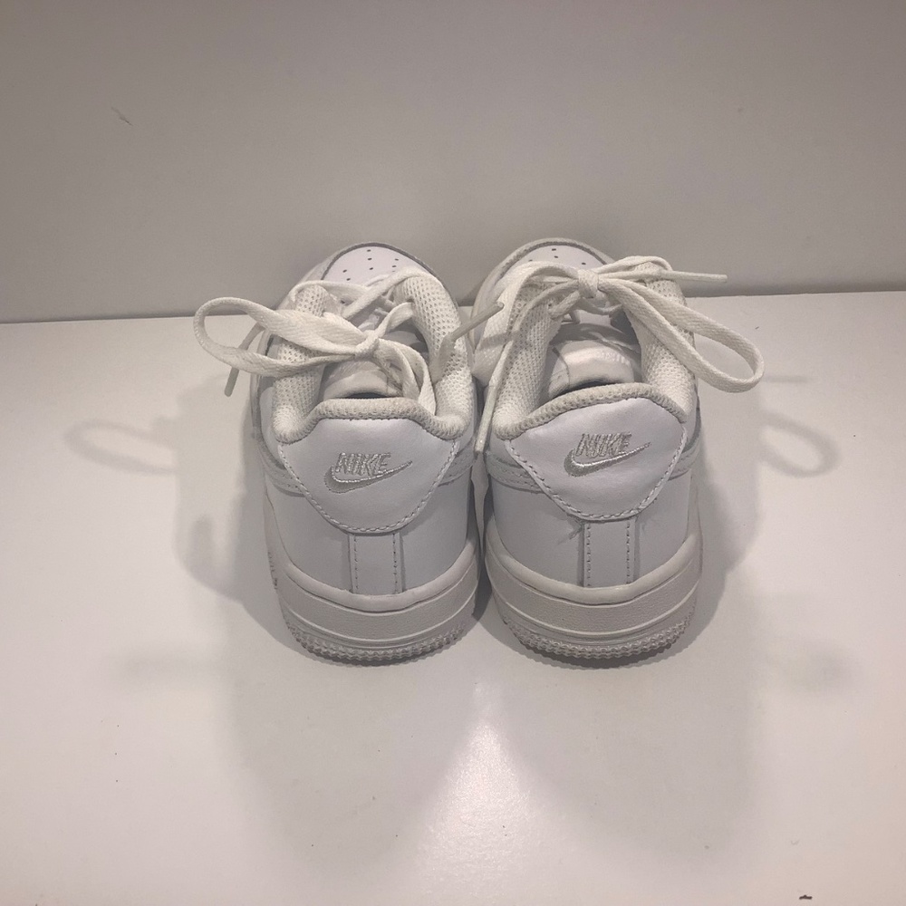 Air Force 1 All White - Picture 3 of 10